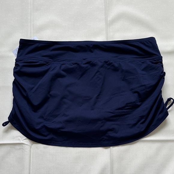 Lands’ End Adjustable Ruched Swim Skirt - Picture 7 of 8